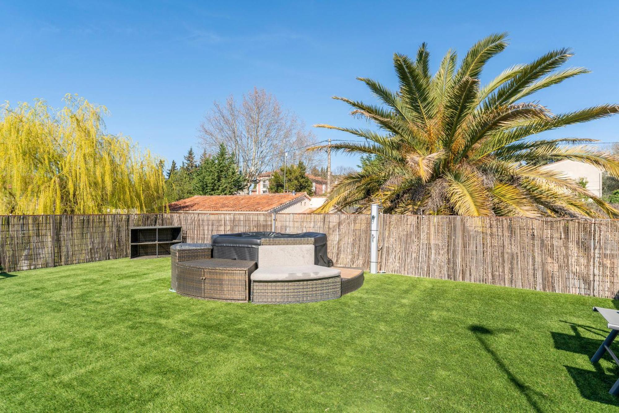 Au Calme Avec Jacuzzi Holiday home