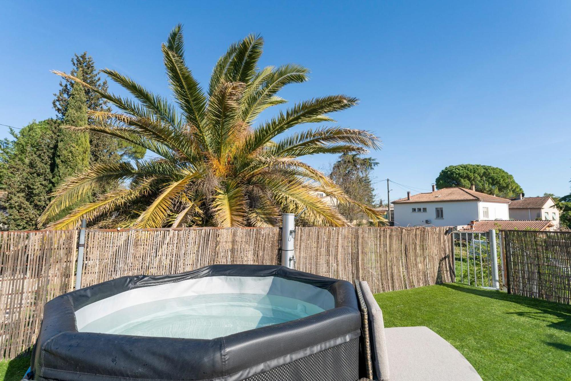 Au Calme Avec Jacuzzi Holiday home Orange (Vaucluse)